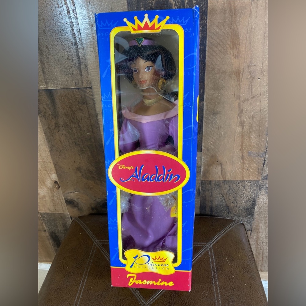 Disney Princess Jasmine Porcelain 16" vintage‎ doll Limited Edition 1998 Sealed